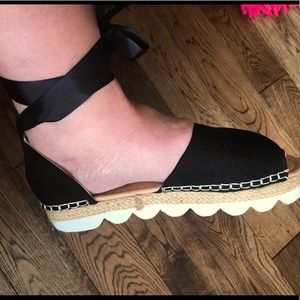 New sandals never worn, only try on.